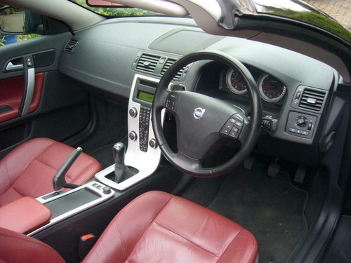 2011 VOLVO C70 D4 177 BHP SE LUX CONVERTABLE, VOLVO HISTORY - Picture 4 of 13