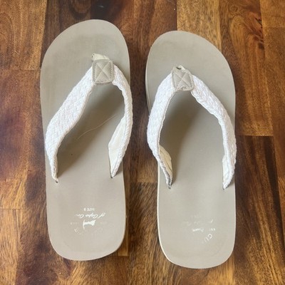 Cuffys of Cape Cod beige flip flop , size 9