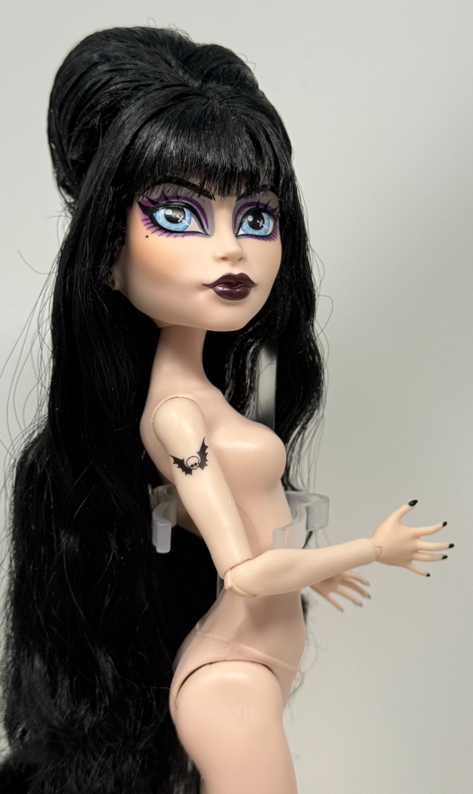 Monster High 2025 Skullector Elvira Mistress of the Dark Nude Doll Bat Tattoo