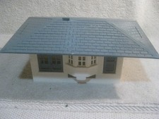 50'S PLASTICVILLE TRAIN PASSENGER STATION INCOMPLETE