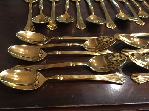 HOME CONCEPTS Gold Electroplate GOLDEN CANNES Flatware ( 58 Various Pieces) - Picture 8 of 12