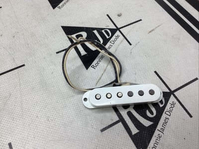 Boutique Alnico Stratocaster Single Coil Pickup Staggered Enamel