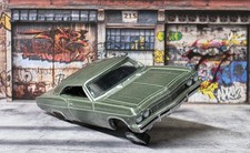 Auto World 1965 Chevrolet Impala 1/64 PERSONALIZZATO Lowrider Sospensione Regolabile