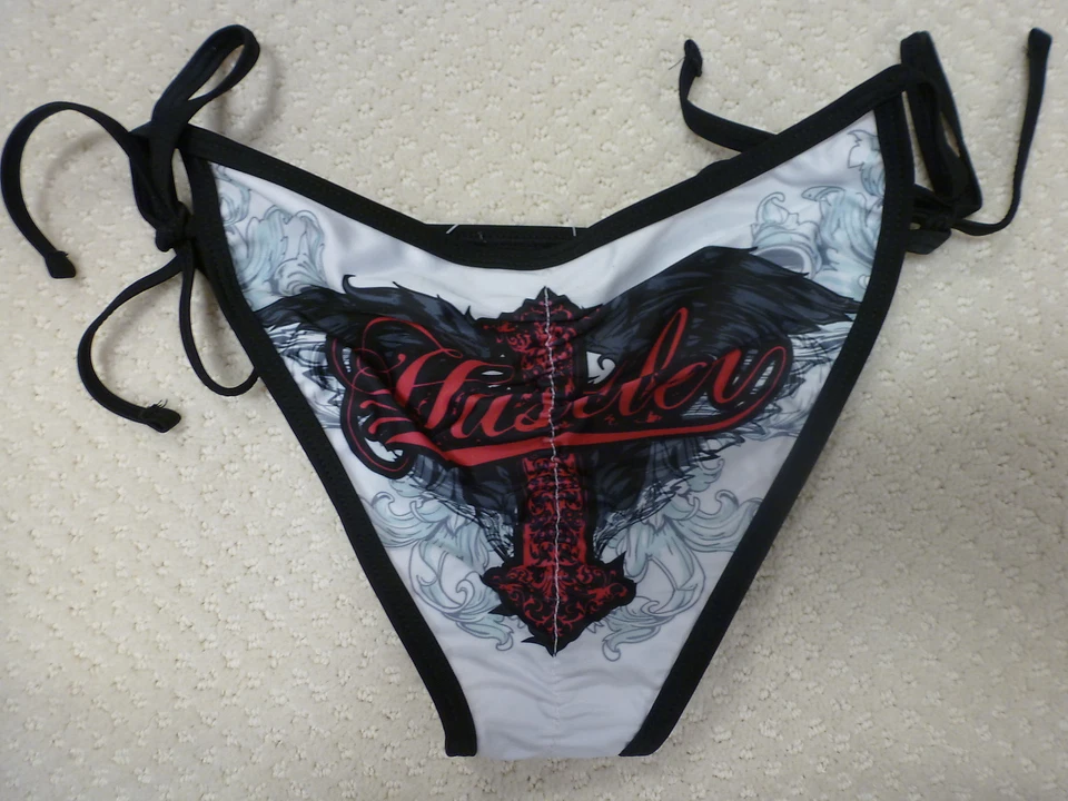 Hustler女式泳装比基尼上衣和底部“Point Dume”白色。娇小。无退货 — 第 4/4 张图片