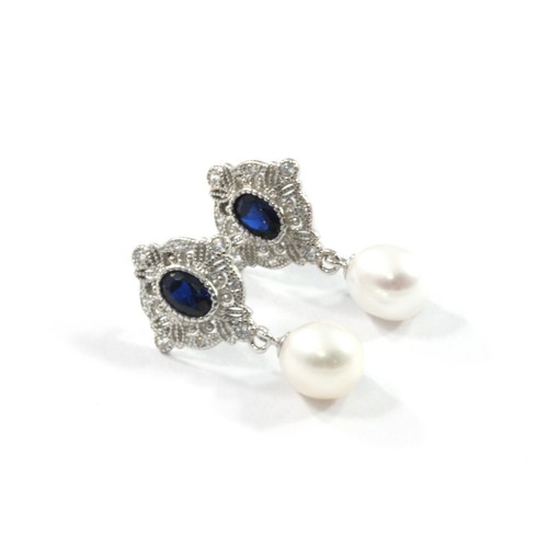 White Freshwater Pearl Blue CZ Drop Earrings with Sterling Silver 7.5-8.0mm - Foto 3 di 5
