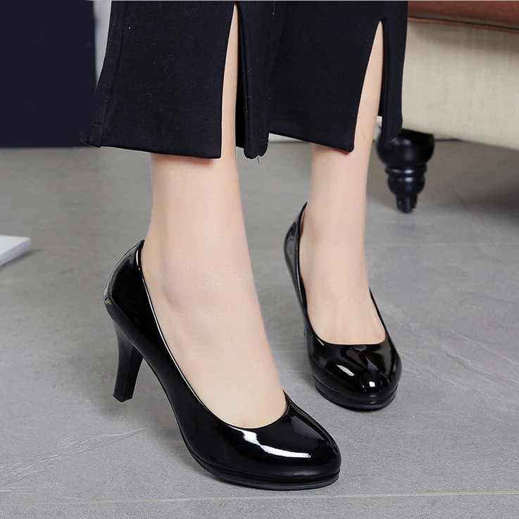 EVELYN Black Patent Point Toe Pump | Women's Heels – Steve Madden