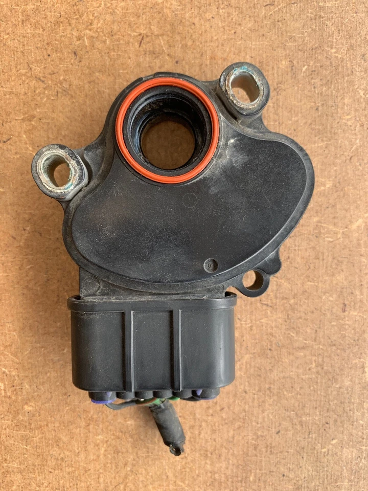 Sensor de rango de transmisión MAZDA 6/MAZDA 5 2006-2013 FN0221444 OEM Foto 3 de 4