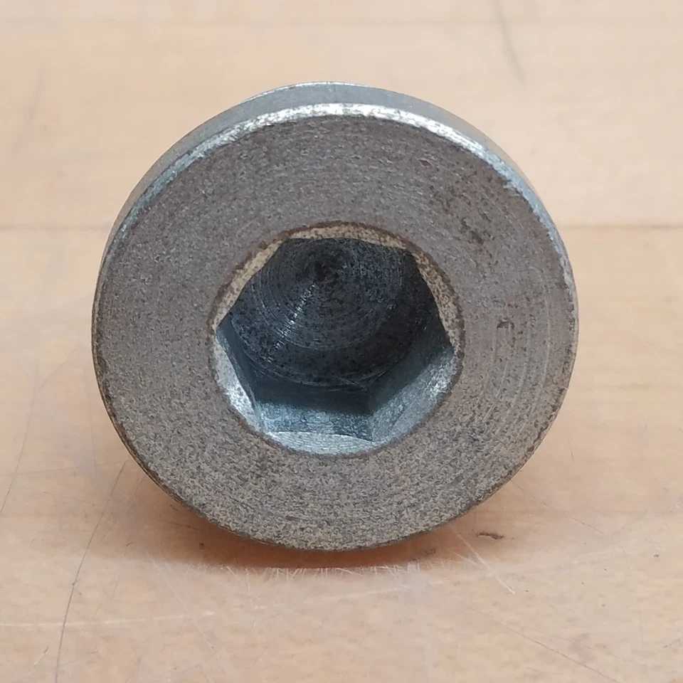 Parker VSTI112EDCF Hollow Hex Head Plug, 1-1/2" - USED - Image 2 of 4