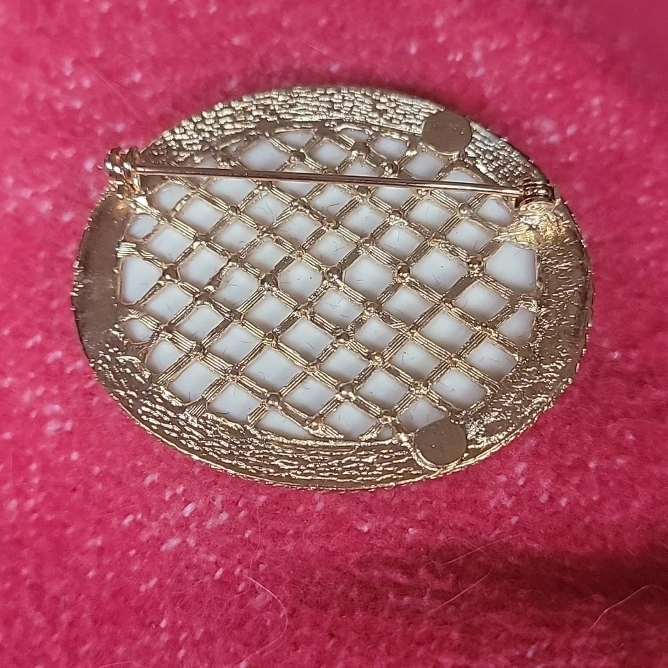 Broche prendedor de porcelana blanco gato persa gatito oro mariposa de colección  Foto 4 de 4