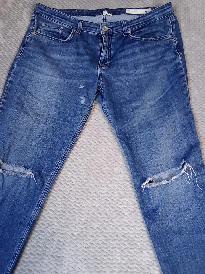 Rag & Bone Dre Low Rise Slim Boyfriend Jeans Womens 31 Raw Hem 36x26 Distressed - Image 2 of 4