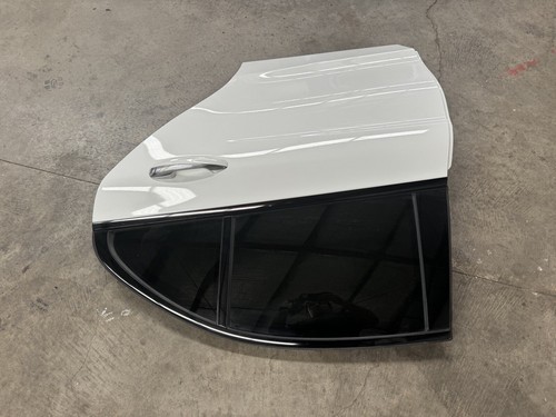 MERCEDES-BENZ AMG C-CLASS LEFT REAR DOOR W205 SEDAN A2057300105 - Picture 4 of 6