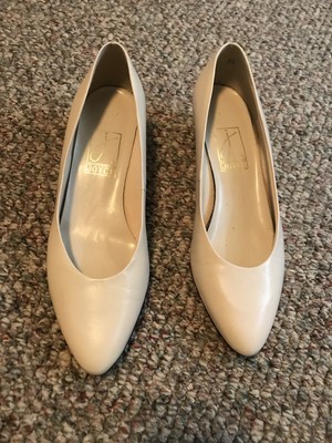cream dress shoes womens