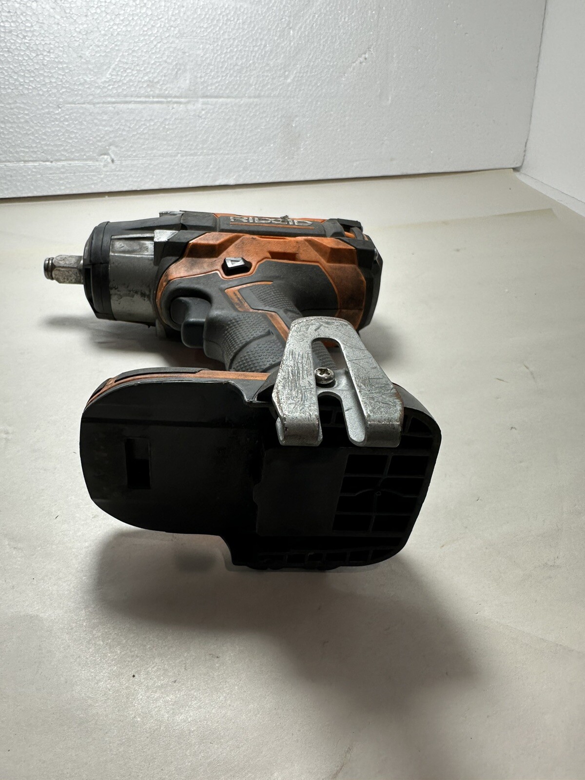 FOR PARTS Ridgid R86011 18V 1/2 in Cordless Brushless Impact Wrench