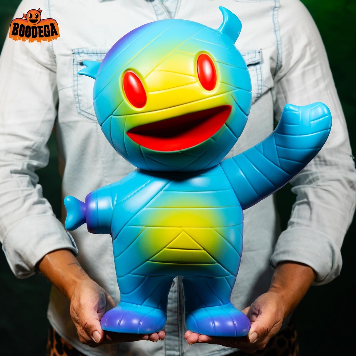 Super7 Supersize Mummy Boy (Blue and Yellow) - 16