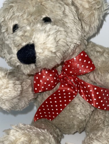 Kleiner 6,5 Zoll sitzender Plüsch-Teddybär hellbraun dunkeläugig, der ein Zuhause braucht! - Bild 6 von 6