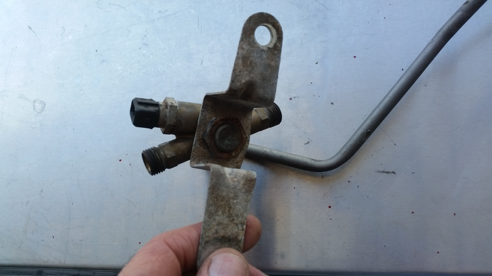 94 TO 99  ROLLS ROYCE SILVER SPUR BENTLEY TURBO FUEL PRESSURE SENSOR AND FITTING