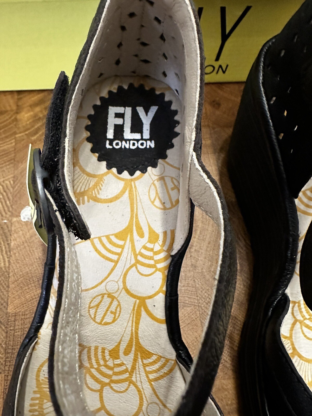 fly london yven