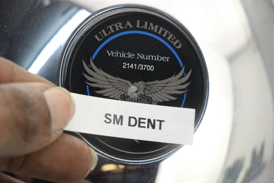 Harley Electra Glide Ultra Limited 2018 tanque de gasolina consola tapa puerta cromada Foto 3 de 4