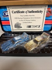 NASCAR Richard Petty Die Cast Collectable Gift - 24 Karat Gold Plymouth Car Set