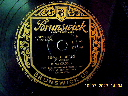 Bing Crosby 78rpm records, Titles Showi as showing. 5 Brunswick, 1 Columbia - Picture 5 of 8