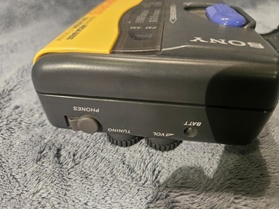 【整備済】SONY SPORTS WALKMAN WM-FS393 【美品】 Sony yellow Sports Walkman WM-FS393 Radio Cassette player Working