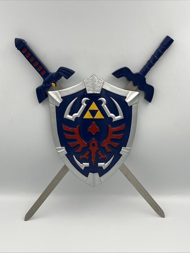 Legend of Zelda Hylian Shield & 2 Sword Wall Display Set Replica Triforce Link