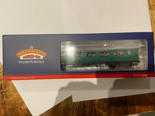 Bachmann 34-750 SR Bulleid Corridor 10” Vents Coach 5771 Green OO 