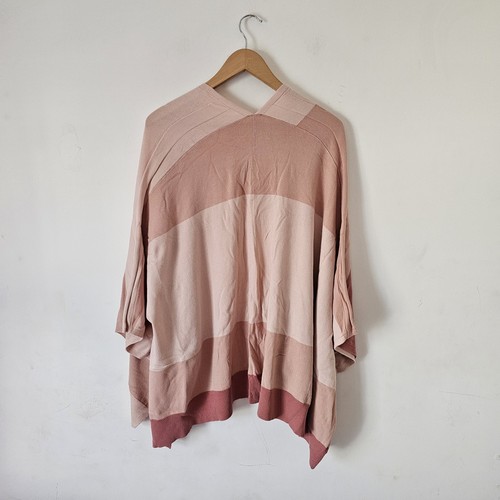 Wynne Lagenlook Strickjacke Gr. M/L Fledermausärmel Oversize Block Farbe Rosa Strick - Bild 9 von 9