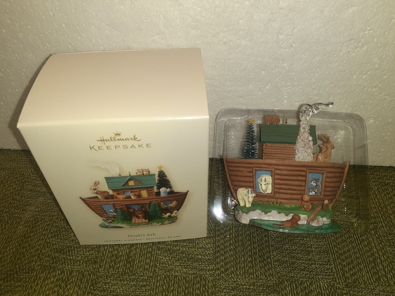 ~~ HALLMARK Ornament NOAHS ARK 2008 NEVER DISPLAYED New w/Box CUTE Cute CUTE ~~