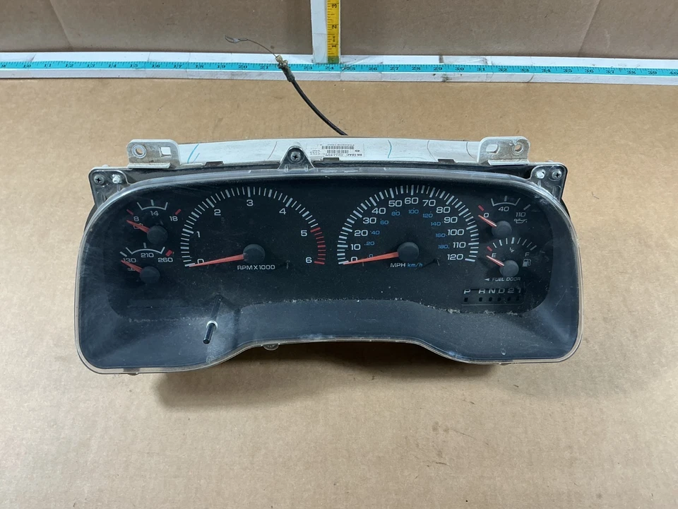 1998 Dodge Ram 1500 Speedometer Instrument Cluster OEM - Image 2 of 4