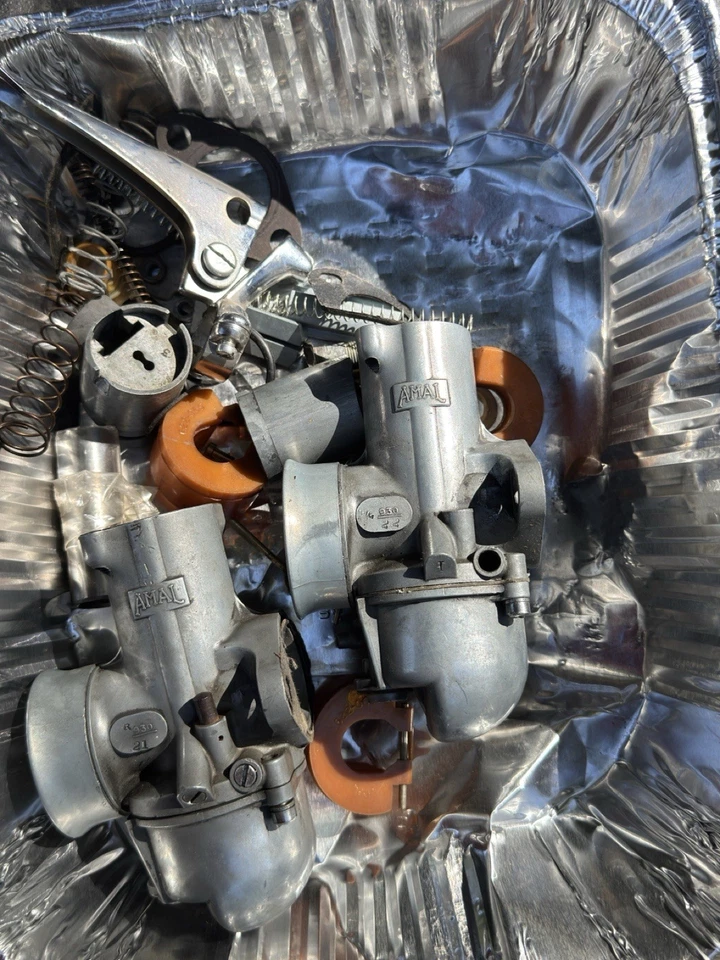 Большой оптовый лот винтажных британских запчастей для мотоциклов. Датчики Smiths, Lucas и т. д. - Изображение 4 из 4