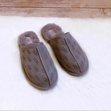UGG Women's Pearle Embossed Slippers 9 NEW IN BOX