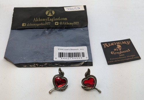 Alchemy Gothic 1977 England E338 Love's Blossom Heart Pair Stud Earrings - Picture 2 of 7