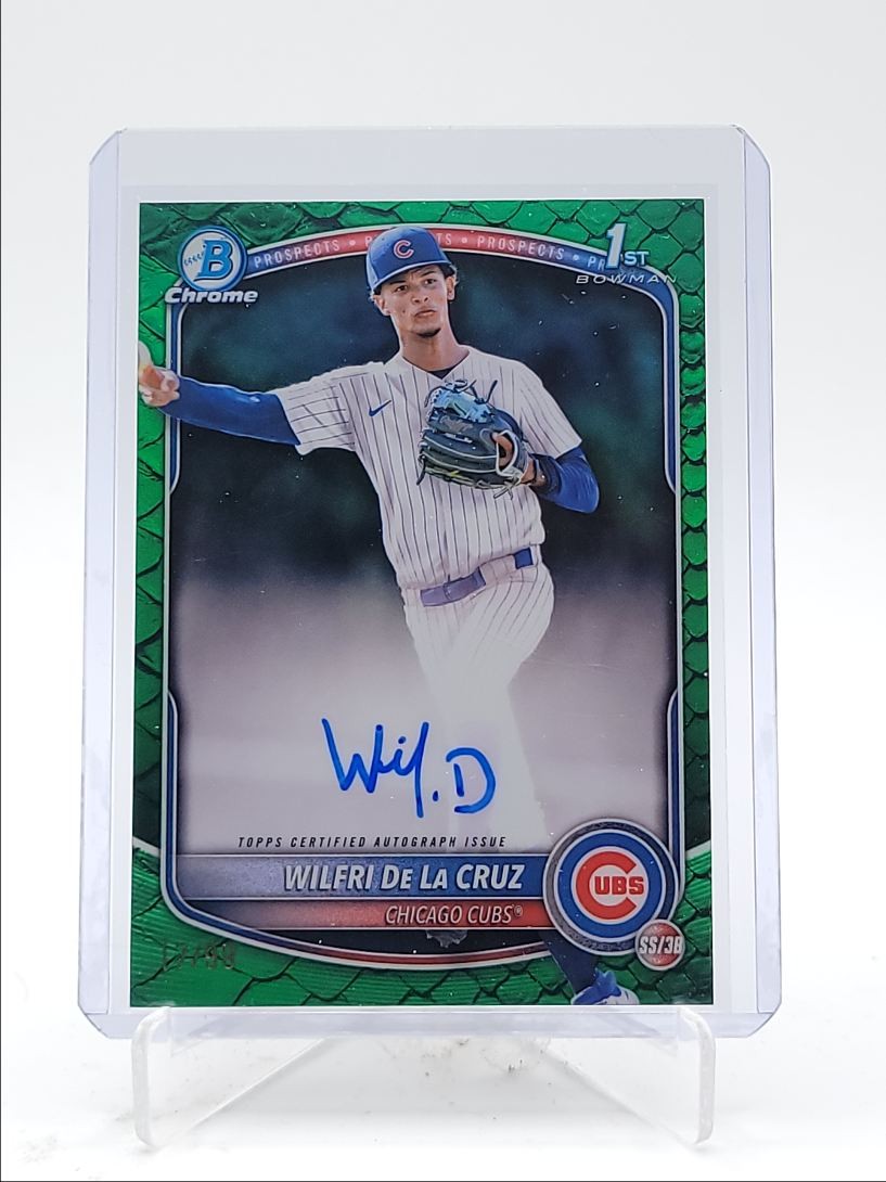 WILFRI DE LA CRUZ 2025 BOWMAN CHROME 1ST GREEN REPTILIAN AUTO /99 Q4060