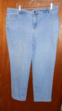 Gloria Vanderbilt Jeans 16W Short Light Wash Blue Denim 5 Pocket Straight Leg