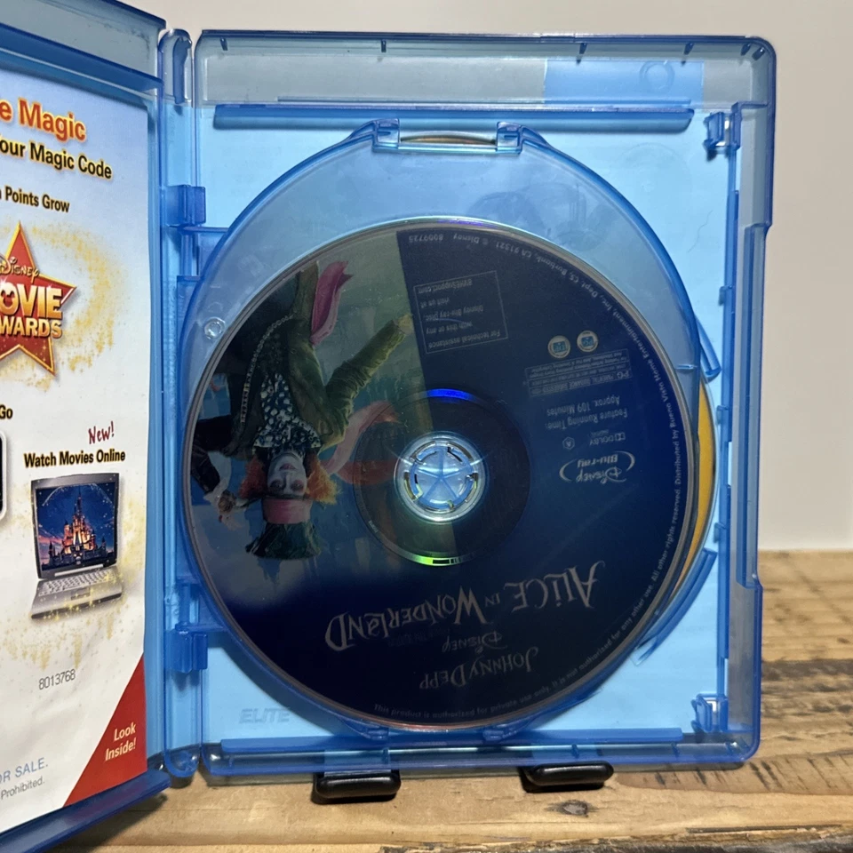 Alice in Wonderland - Blu-Ray + DVD - Disney - Johnny Depp - Image 3 of 4