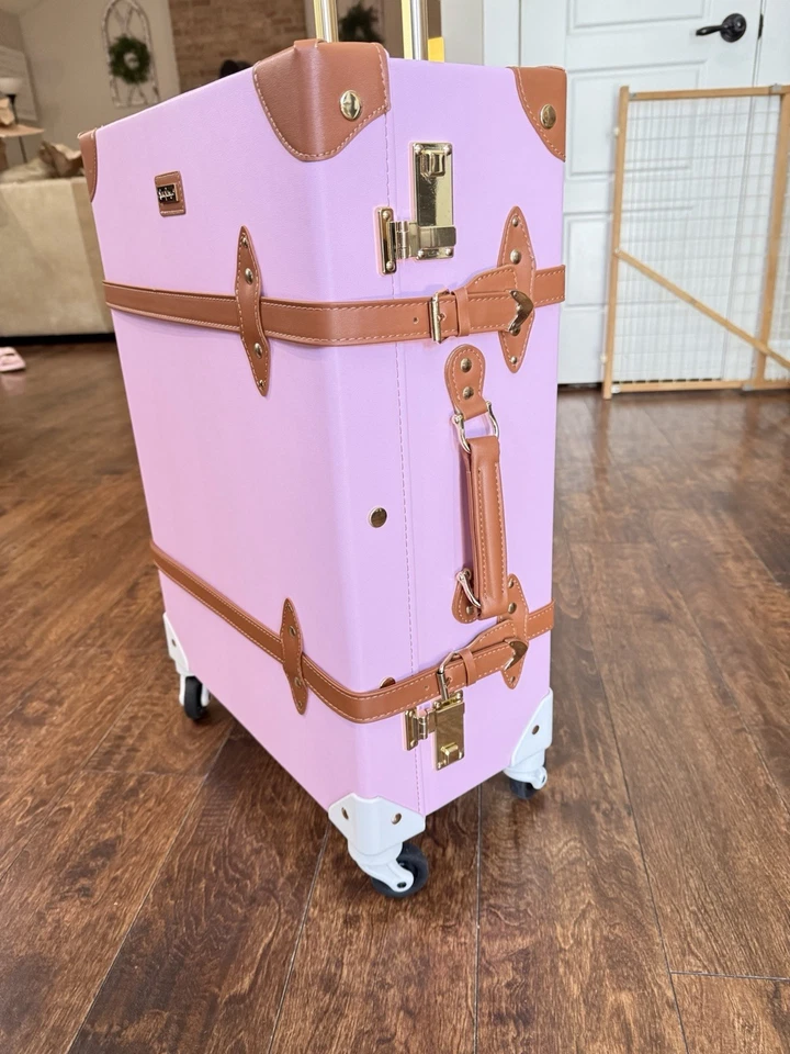 NEW Lilly Pulitzer Heritage Rolling Trunk Suitcase - 65th Anniversary GWP - Image 4 of 4