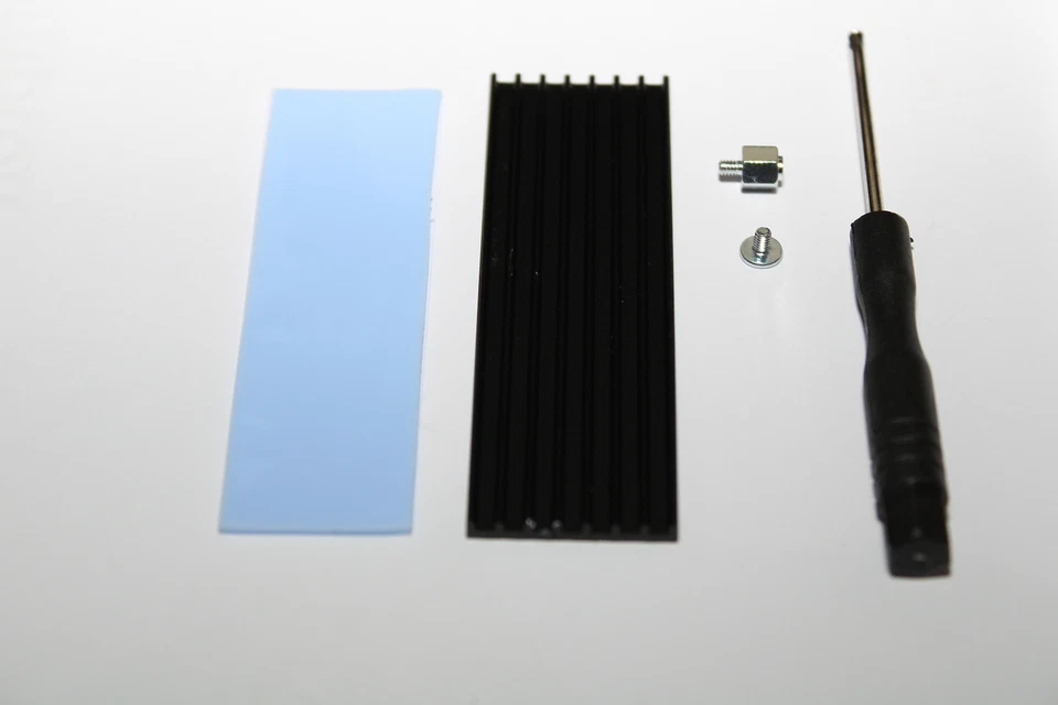 M.2 SSD NVMe Kühlkörper mit Wärmeleitpad 70x22x3 Schwarz - Bild 2 von 4