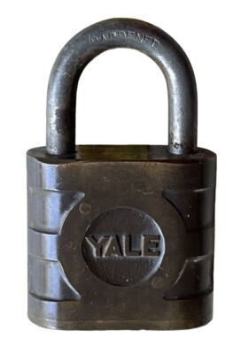 Padlock TOWNE and YALE Pin Tumbler Padlock Works and Has 3 Keys