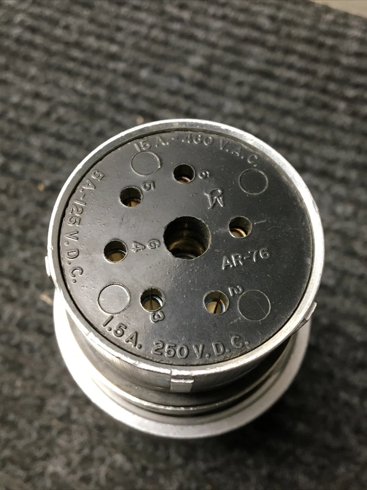PYLE NATIONAL CIRCULAR CONNECTOR W/ SHELL 15A-460VAC,  AR-76,  AR-77 - Image 3 of 4