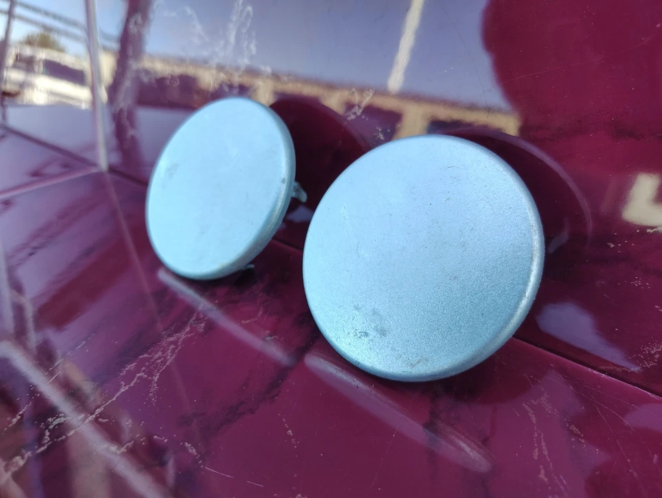 Tapas centrales Chrysler Dodge Jeep plateadas 2,25" 57 mm (2) OEM # 4284965822-RG80TRMAA Foto 2 de 4