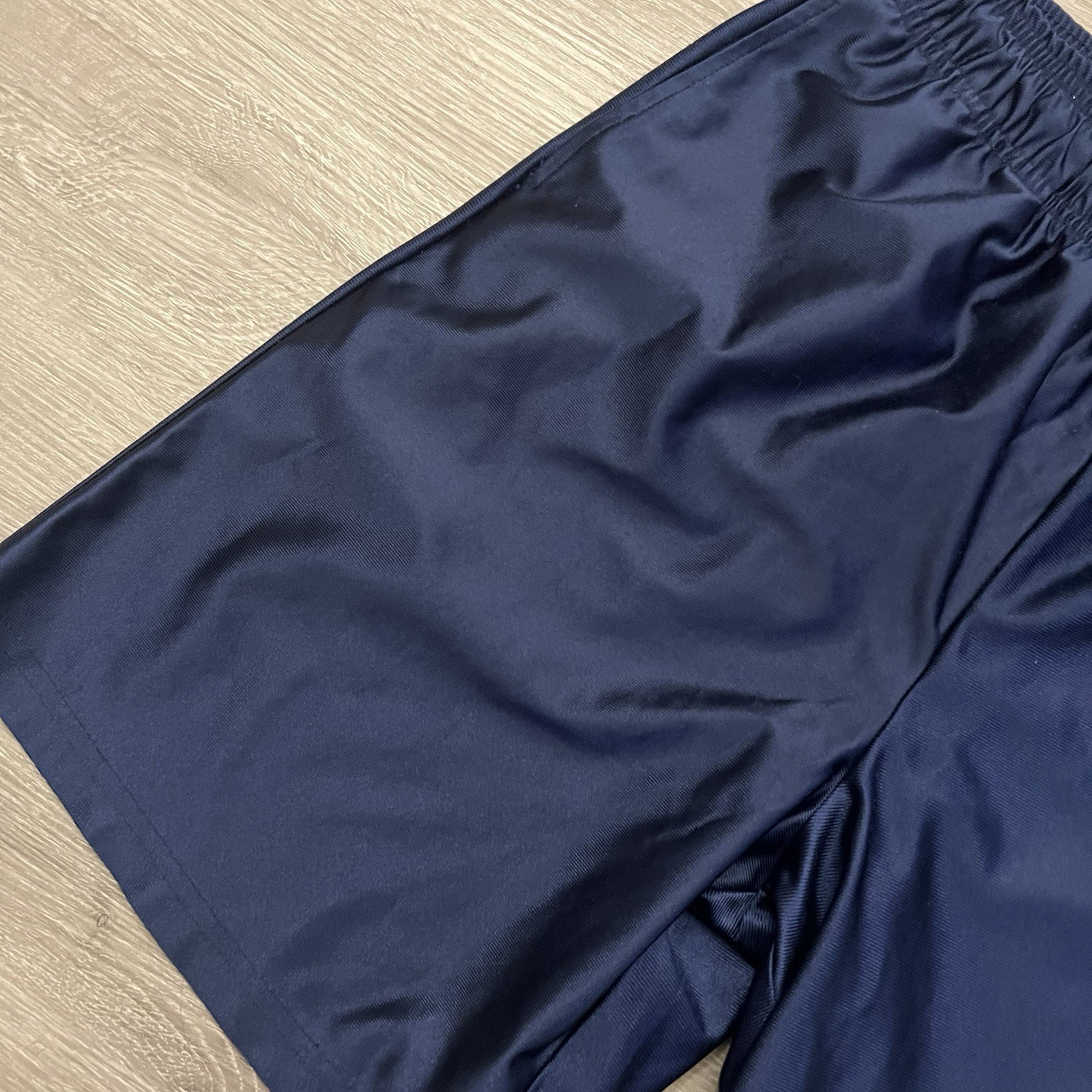 Eric Emanuel Basic Logo Shorts Size Large - image 3