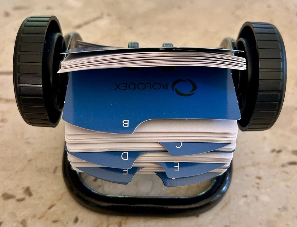 Rolodex Open Rotary Card File contiene 250 1 3/4 x 3 1/4 tarjetas negras 66700 nuevo OBox Foto 3 de 4