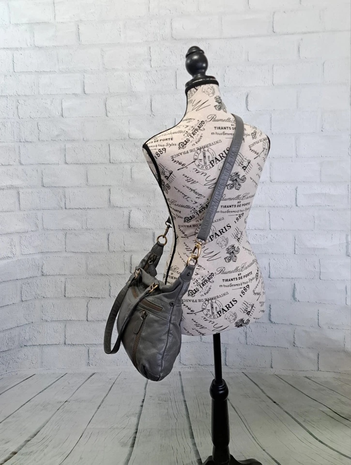 Bolso de cuero Lg gris Latico $350 Foto 2 de 4