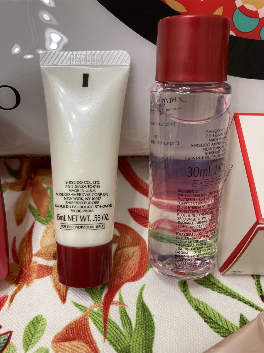 Shiseido 7 pc Moisture brighten Travel Gift Set (Bag Shiseido 7 pc Moisture brighten Travel Gift Set (Bag
