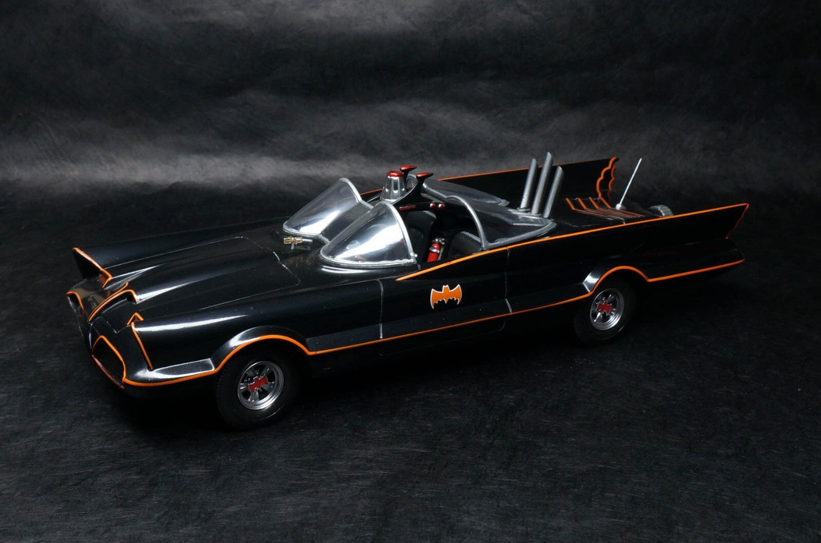 Polar Lights 1/25 Adam West Batmobile 1966 Built Painted Model Display ...