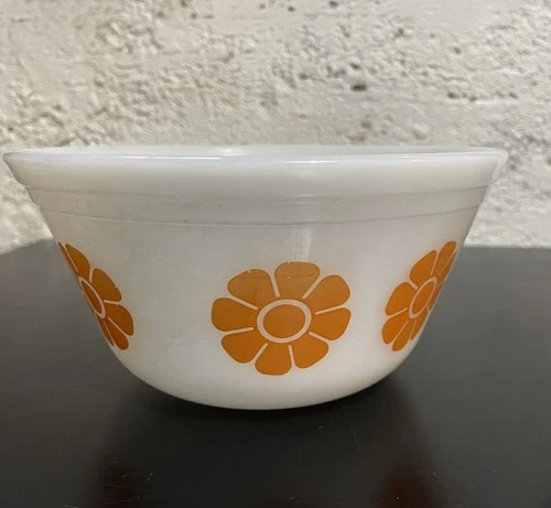 Federal Glass Orange Daisy Flower Milk Glass Mixing Bowl Vtg 1960s