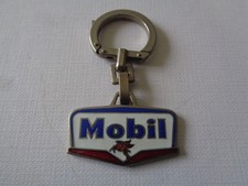 ANCIEN PORTE CLE AUGIS MOBIL EMAILLE STATION SERVICE CHEVAL PEGASE