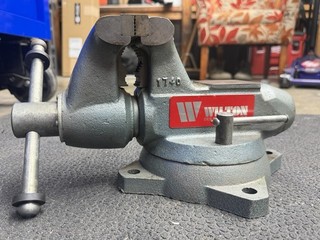 WILTON 1740 BULLET TRADESMAN COMBINATION VISE NOS NEAR MINT CONDITION