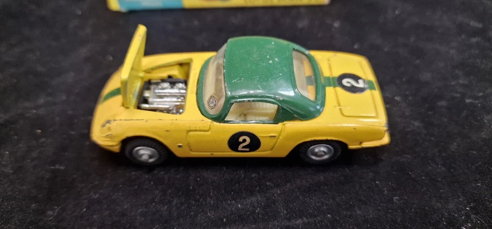 4 x Corgi 318 Lotus Elan S2 - various versions + original box USED - Image 2 of 4